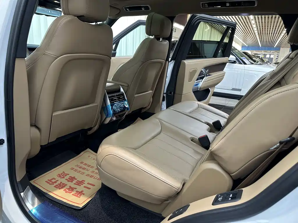 Range Rover 2023 3.0 L6 400PS Seven-seater Extended Edition купить на сайте DeffCars