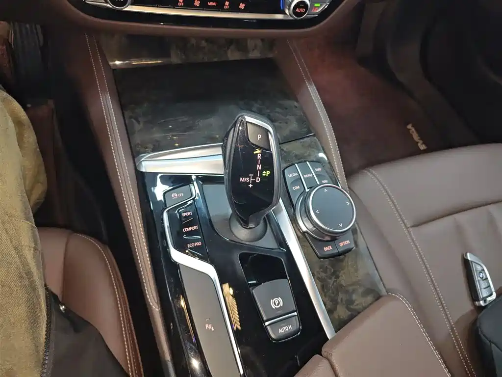 BMW 5 Series 2020 525Li M Sports Package купить на сайте DeffCars