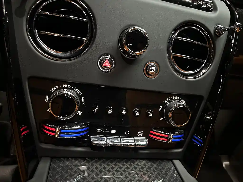 Cullinan 2024 Black Badge купить на сайте DeffCars