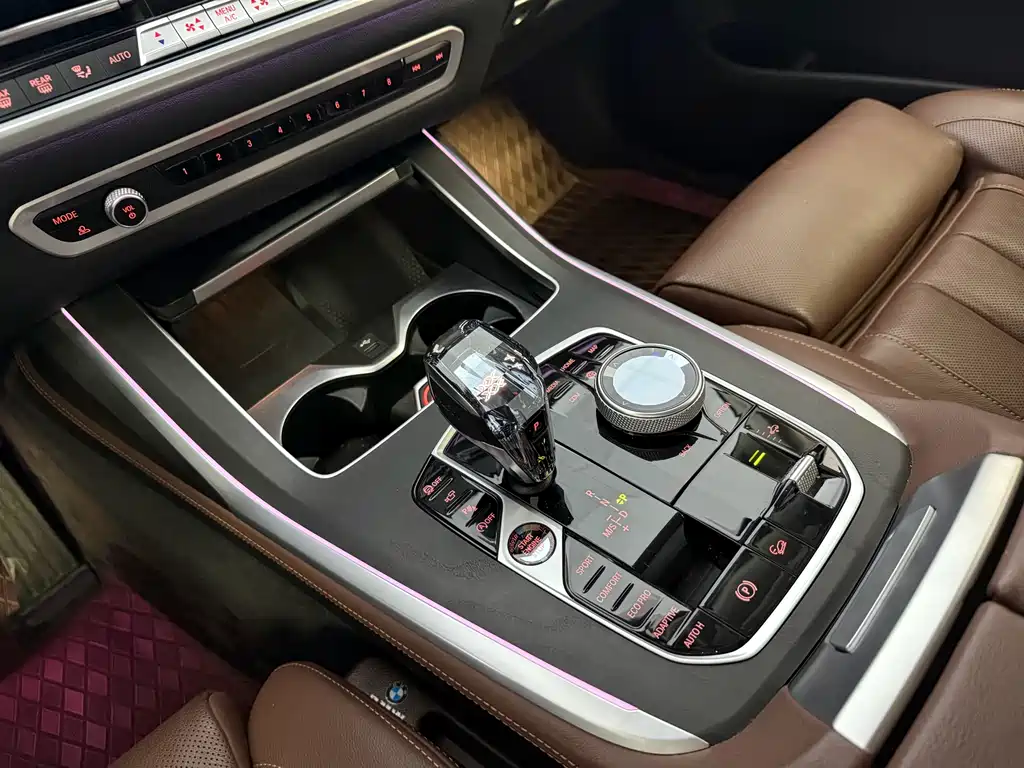 BMW X7 2021 facelift xDrive40i leading luxury package купить на сайте DeffCars