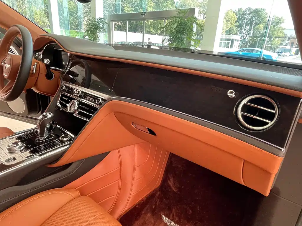 Flying Spur 2024 4.0T V8 Standard Edition купить на сайте DeffCars