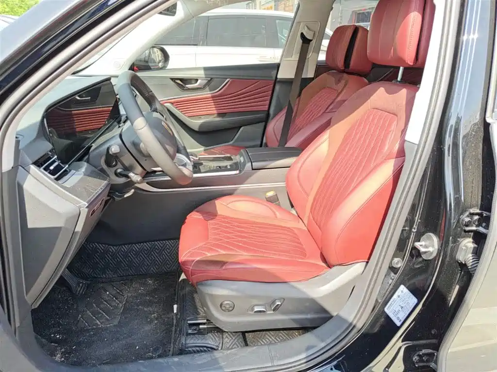 Hongqi HS5 2023 2.0T Qixiang Pro version купить на сайте DeffCars