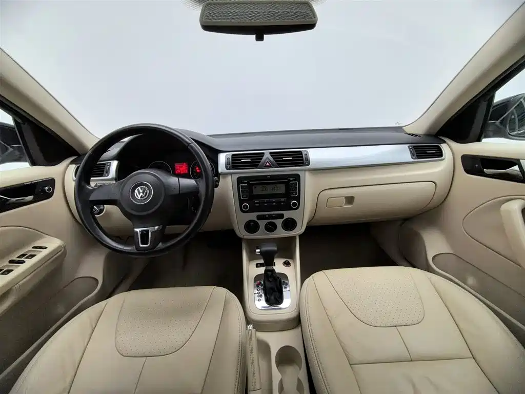 Bora 2011 1.4T automatic comfort type купить на сайте DeffCars