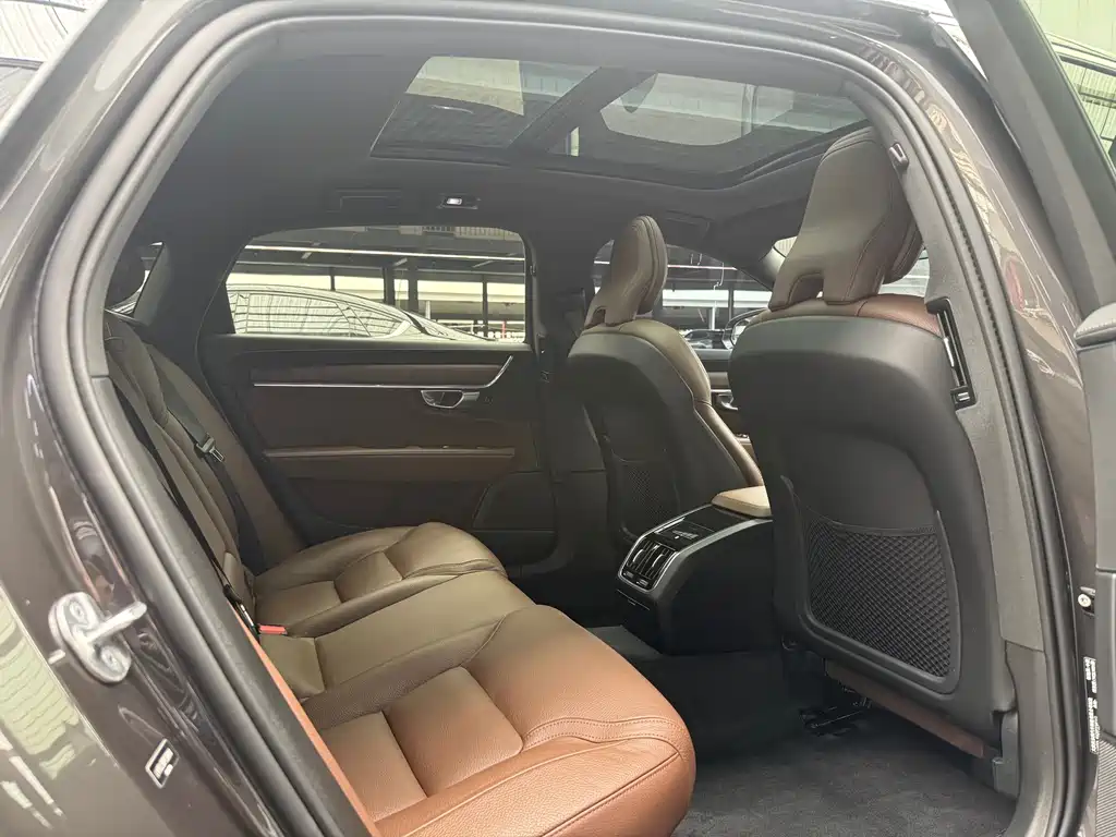 Volvo S90 2023 B5 Zhiyuan Luxury Edition купить на сайте DeffCars