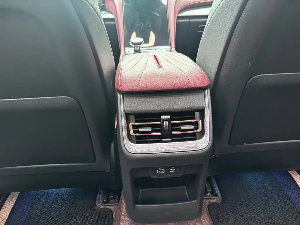 Hongqi H5 2024 1.5T DCT Zhilian Qiyun Edition купить на сайте DeffCars