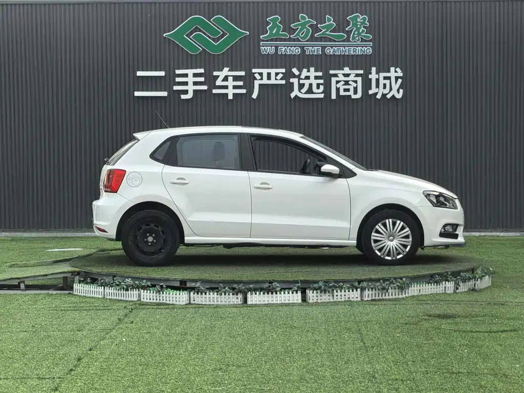 Polo 2016 1.6L automatic comfort model купить на сайте DeffCars