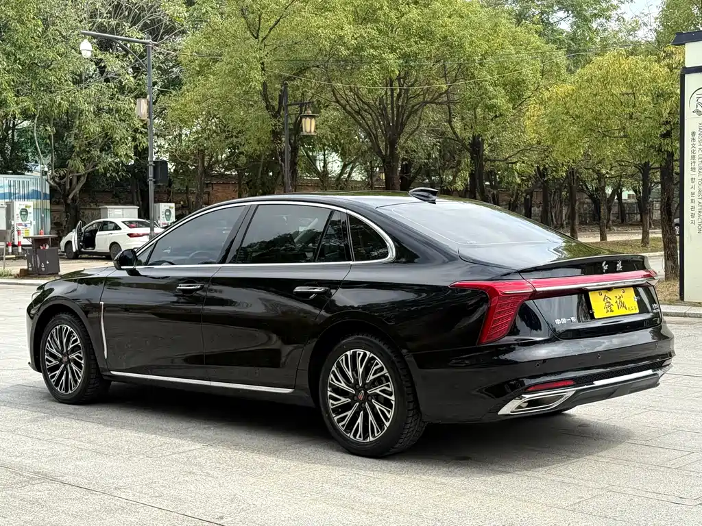 Hongqi H5 2025 2.0T automatic Qichang version купить на сайте DeffCars