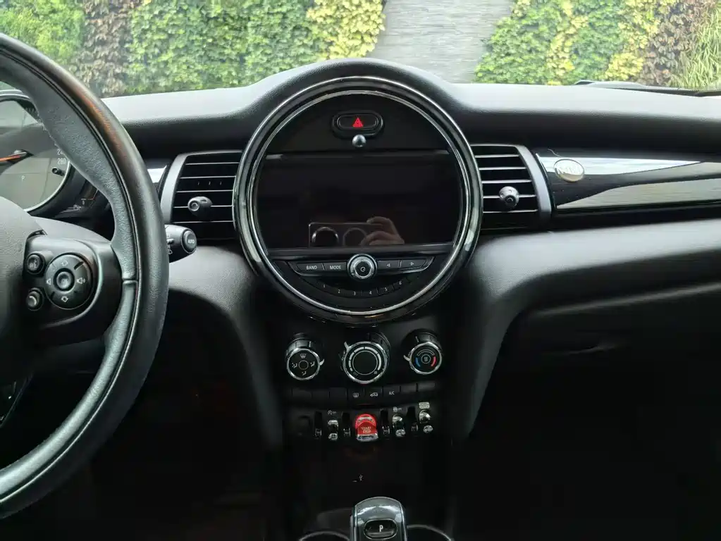 MINI 2018 1.5T COOPER Classic Five-Door Edition купить на сайте DeffCars