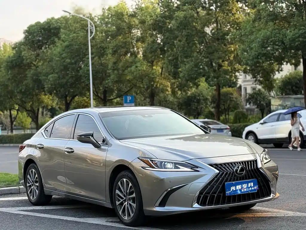 Lexus ES 2022 200 Excellence Edition купить на сайте DeffCars