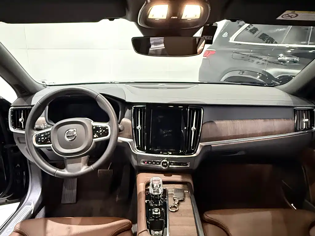 Volvo S90 2024 B5 Zhiyuan Luxury Edition купить на сайте DeffCars