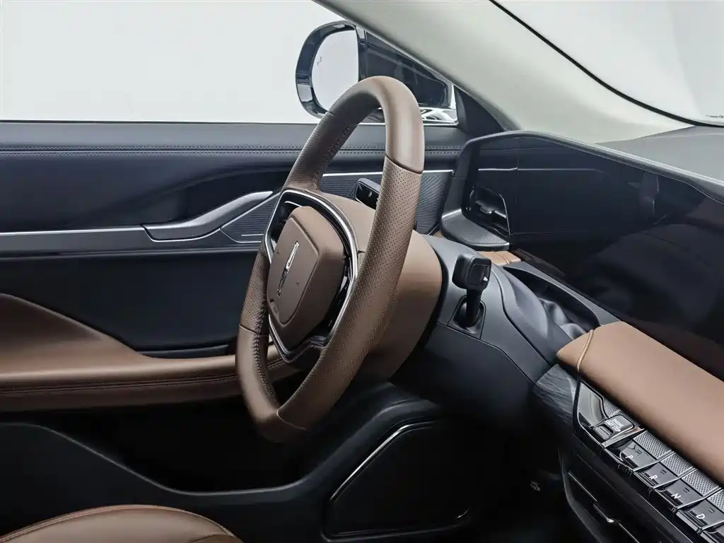 Lincoln Z 2025 2.0T Premium Hybrid Edition купить на сайте DeffCars