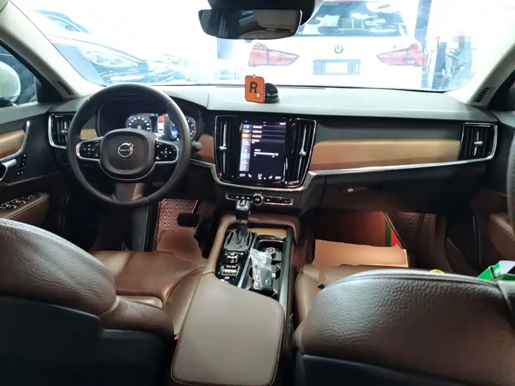 Volvo S90 2020 T5 Zhiyi Luxury Edition купить на сайте DeffCars