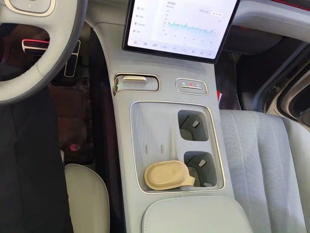 NIO ES8 2023 100kWh Signature Edition купить на сайте DeffCars
