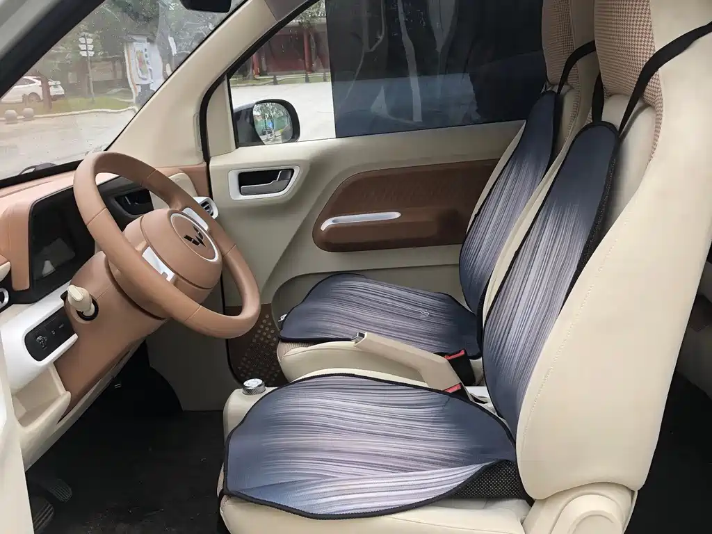 Hongguang MINIEV 2024 third generation 215km advanced version купить на сайте DeffCars