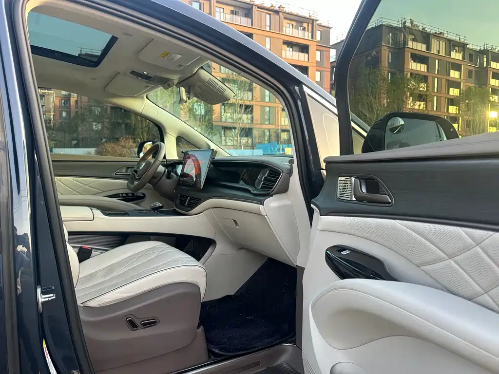 Denza D9 2022 DM-i 970 four-wheel drive flagship model купить на сайте DeffCars