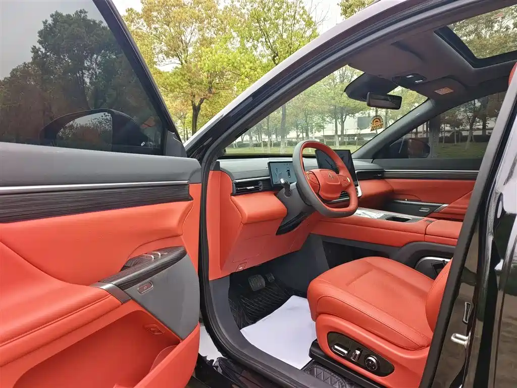eπ008 2025 model 636Ultra Ruyi version 6 seats купить на сайте DeffCars