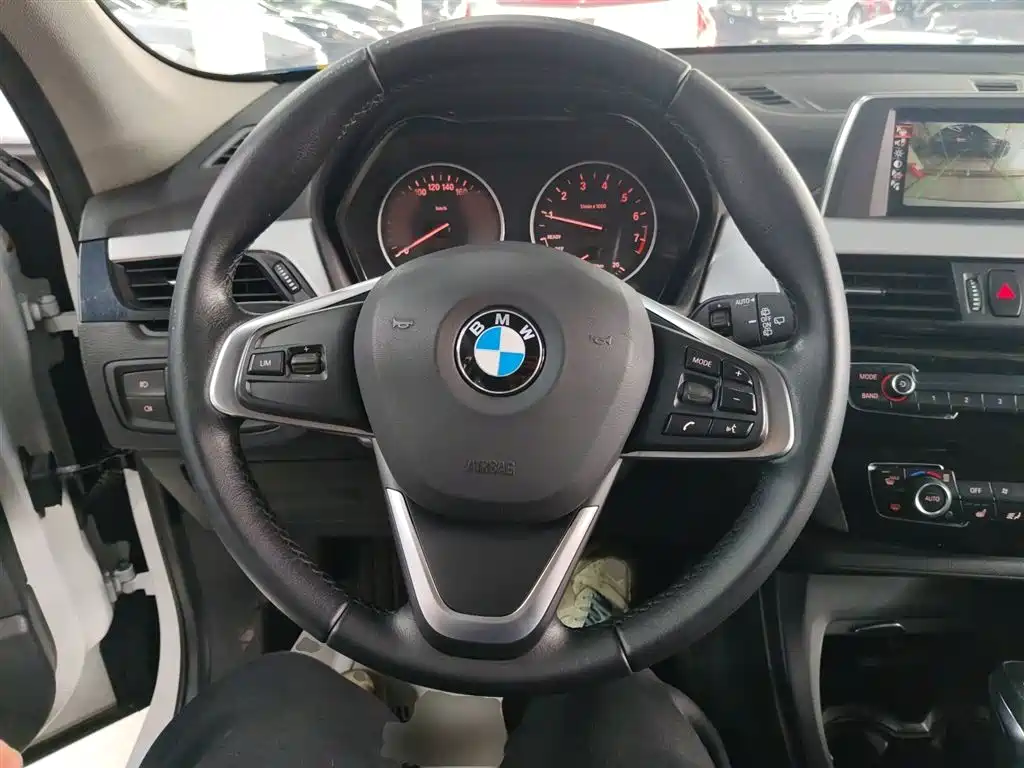 BMW X1 2016 sDrive18Li Exclusive Model купить на сайте DeffCars