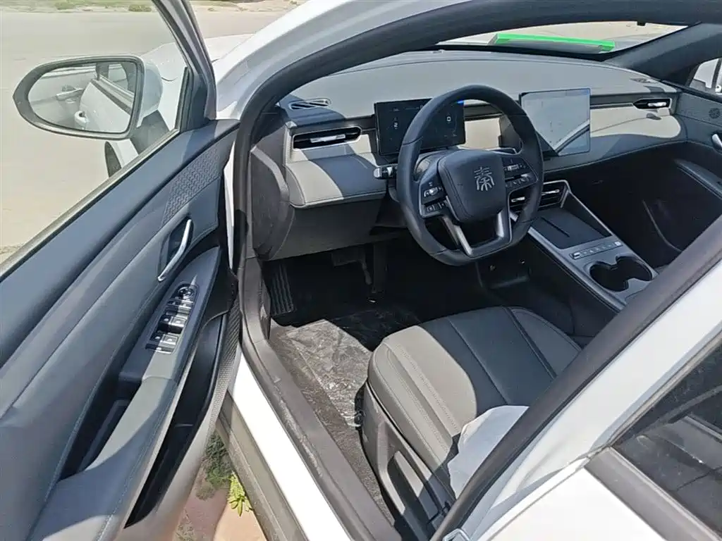 Qin PLUS 2025 DM-i Smart Driving Edition 128KM Enterprising Type купить на сайте DeffCars
