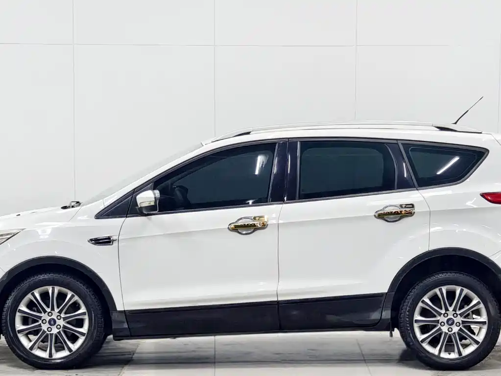 Escape 2015 1.5L GTDi two-wheel drive comfort model купить на сайте DeffCars