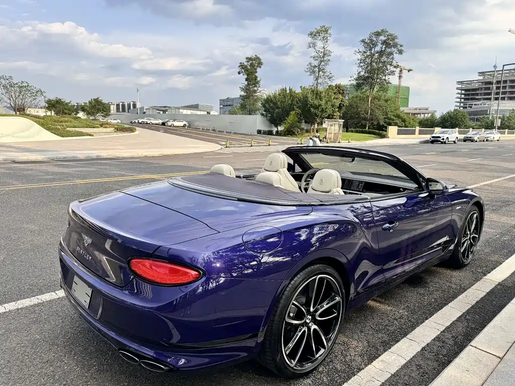 Continental 2023 4.0T GT V8 Convertible Yadu Edition купить на сайте DeffCars