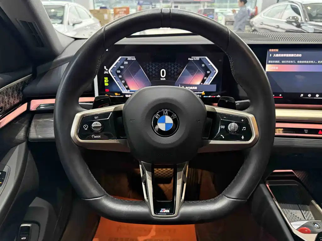 BMW 5 Series 2025 530Li Exclusive M Sports Package купить на сайте DeffCars