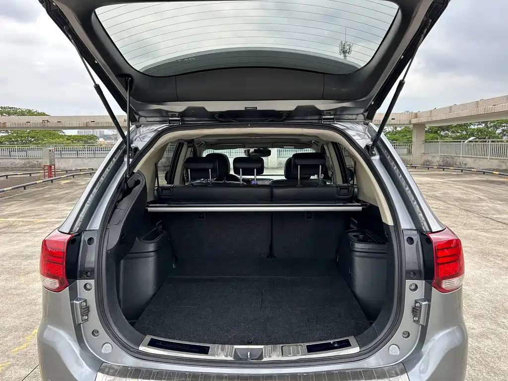 Outlander 2018 2.4L four-wheel drive elite version 5 seats купить на сайте DeffCars