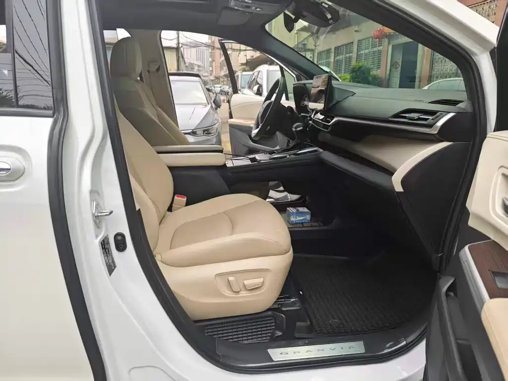 Grevia 2023 2.5L Hybrid Premium PLUS Edition купить на сайте DeffCars