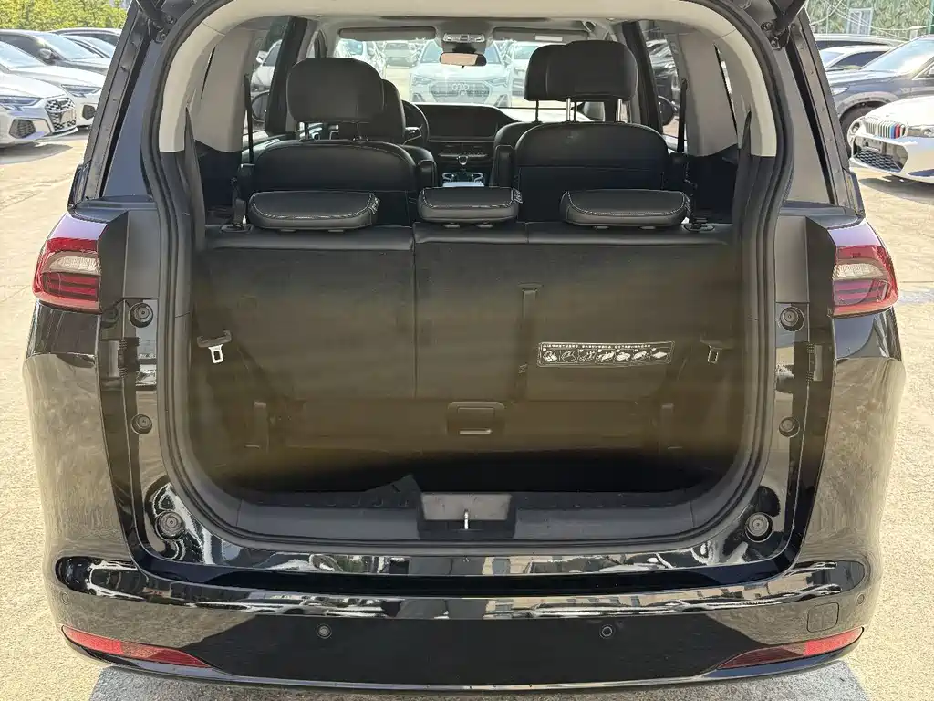 Trumpchi M6 2021 270T DCT Deluxe Edition (seven seats) купить на сайте DeffCars