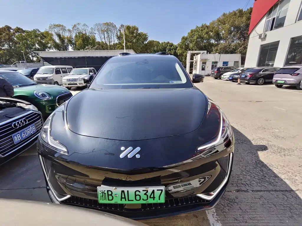 Zhiji LS7 2023 100kWh Lux four-wheel drive version купить на сайте DeffCars