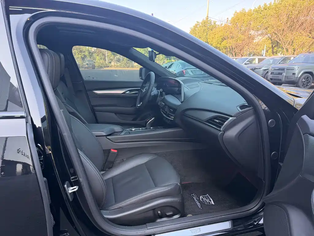 Cadillac CT5 2024 28T Luxury Pro купить на сайте DeffCars