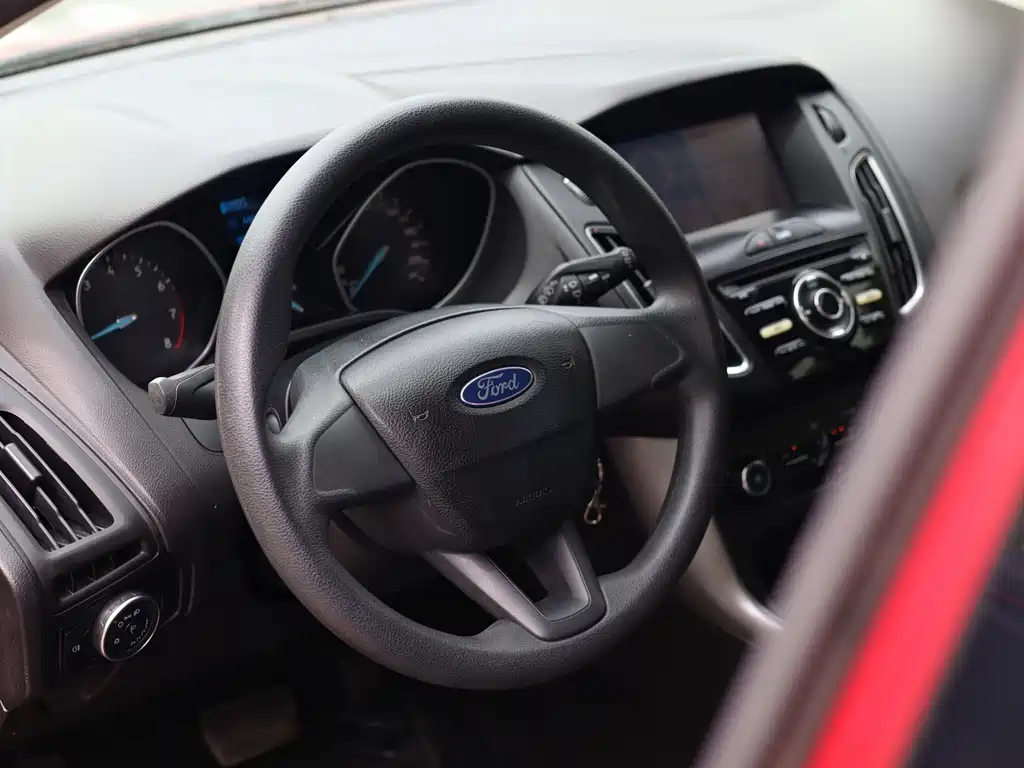 Focus 2018 Hatchback Classic 1.6L Automatic Comfort Smart Mobility Edition купить на сайте DeffCars