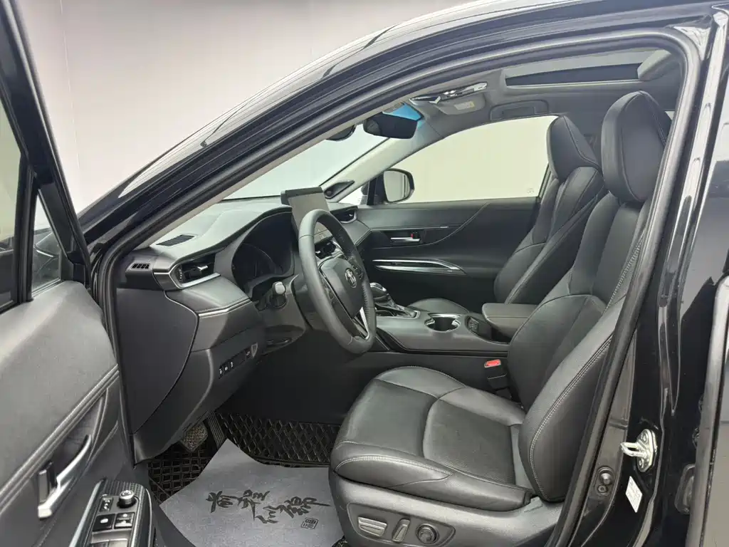 Vesa 2022 2.0L CVT two-wheel drive premium version купить на сайте DeffCars