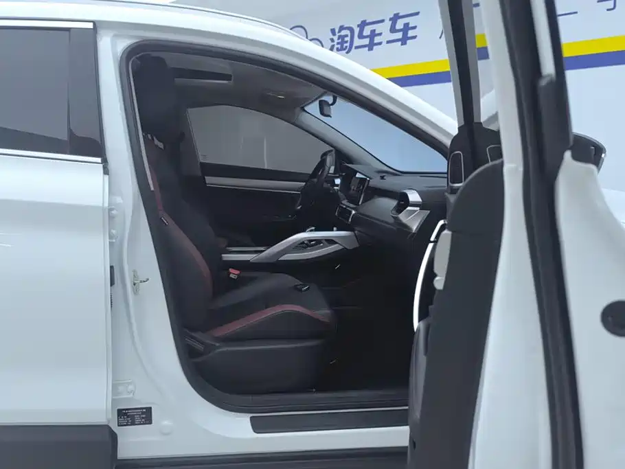 Binyue (Coolray) 2020 Modified 240T DCT Hunter купить на сайте DeffCars