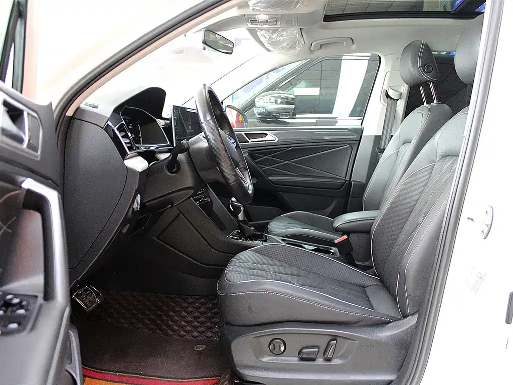 Tiguan L 2023 330TSI automatic two-wheel drive R-Line version купить на сайте DeffCars