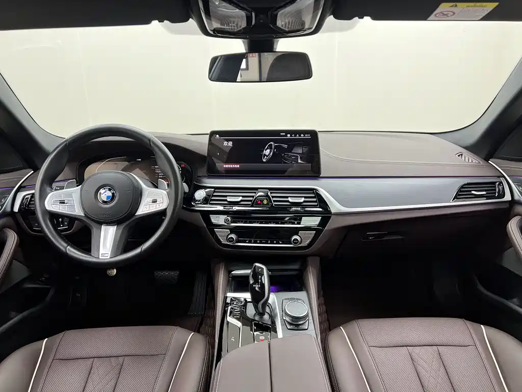 BMW 5 Series 2022 facelift 530Li leading M sports package купить на сайте DeffCars