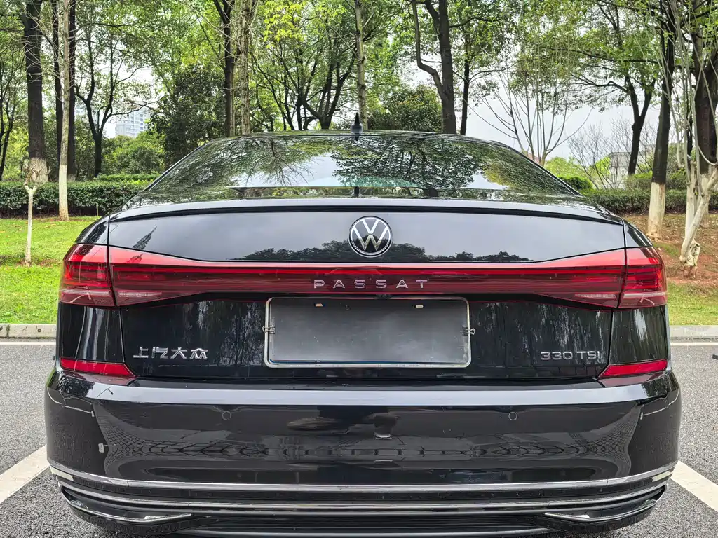 Passat 2023 330TSI Deluxe Edition купить на сайте DeffCars