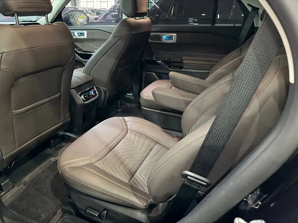 Explorer 2024 2.3T EcoBoost four-wheel drive titanium version 6 seats купить на сайте DeffCars