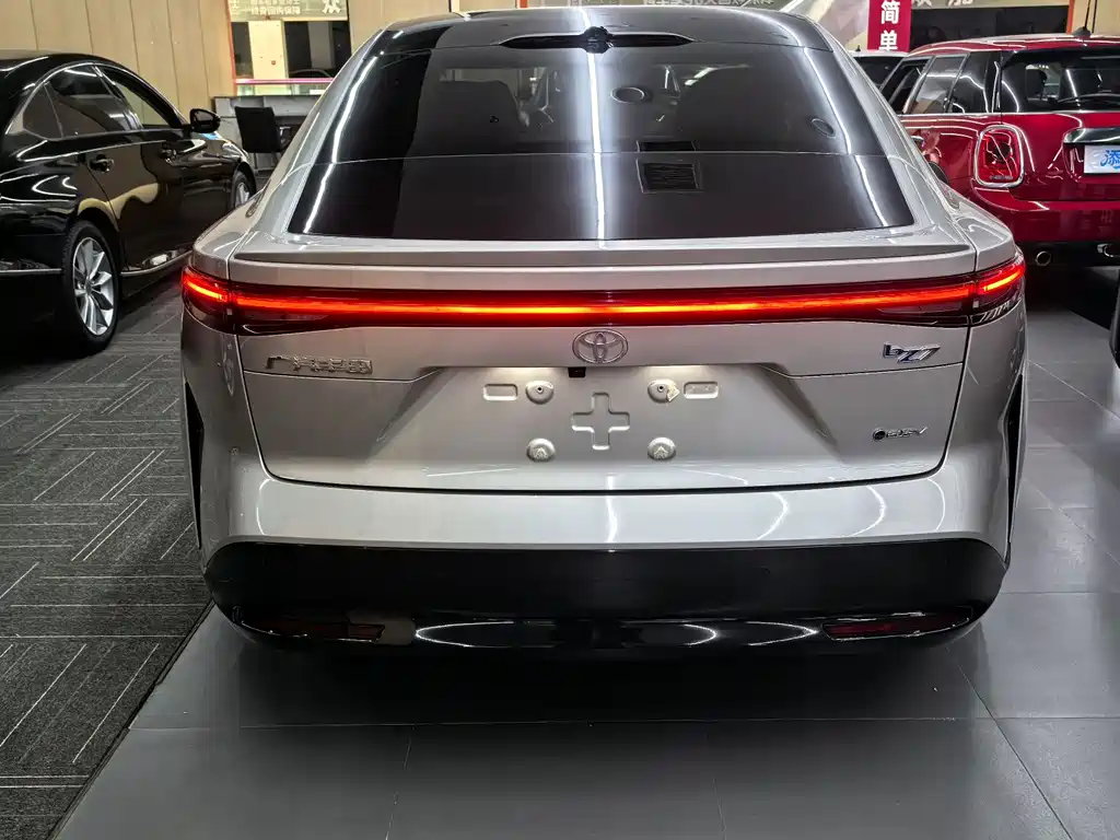 Platinum 7 2026 model 700 Max купить на сайте DeffCars
