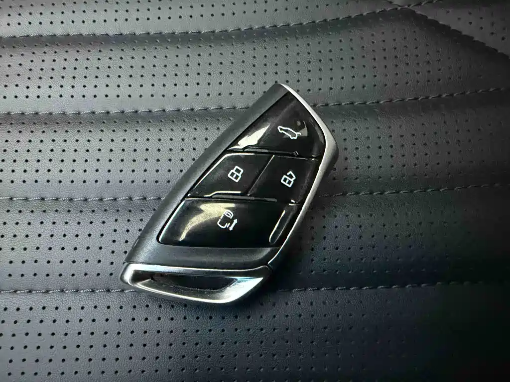 Maxus G90 2022 2.0T Nebula seven-seater version купить на сайте DeffCars