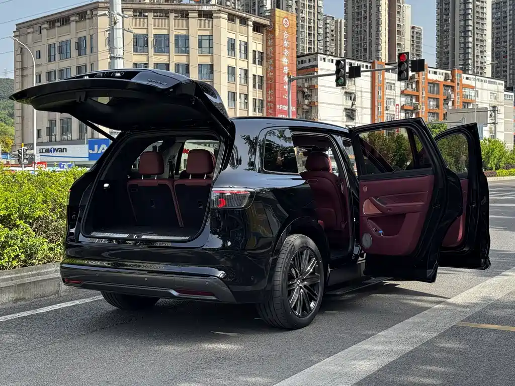 Wenjie M8 2025 pure electric Max+ six-seater long-range version 896-line lidar) купить на сайте DeffCars