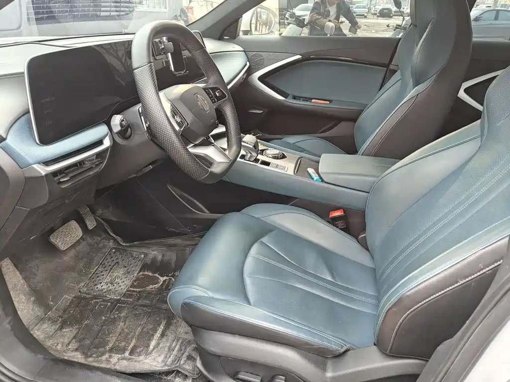 MG7 2025 2.0T 405 AT luxury version купить на сайте DeffCars