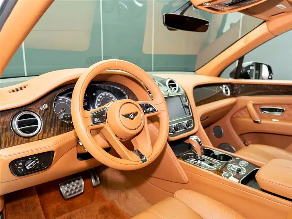 Bentayga 2017 6.0T Standard Edition купить на сайте DeffCars