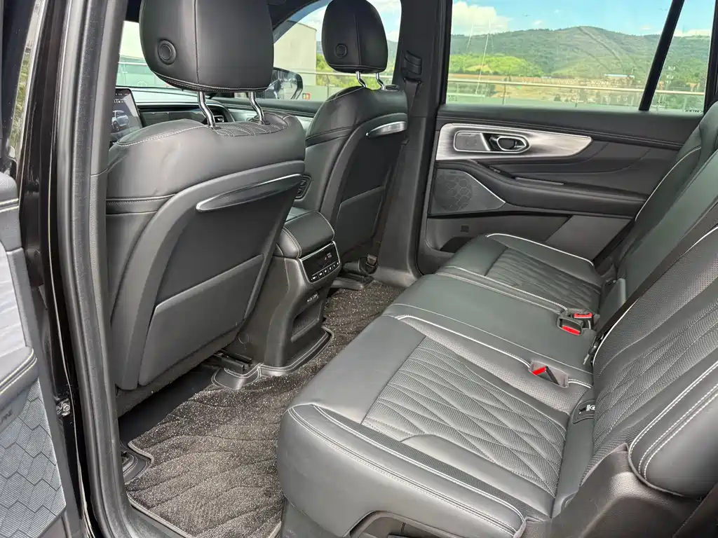 Trumpchi GS8 2022 Pilot Series 2.0TGDI Two-wheel drive Premium Edition (seven seats) купить на сайте DeffCars