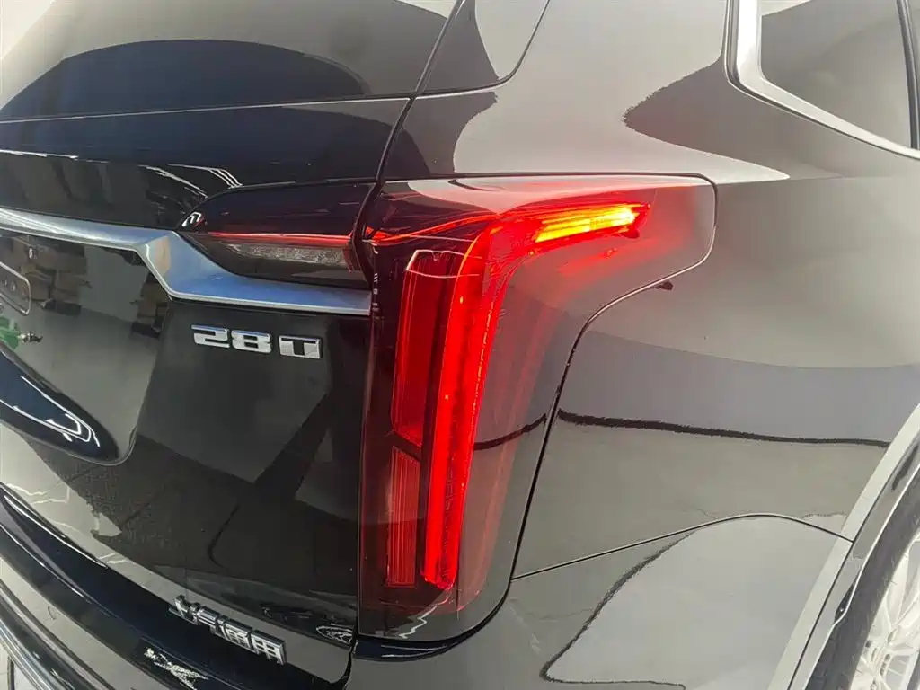 Cadillac XT6 2021 2.0T seven-seat two-wheel drive stylish model купить на сайте DeffCars