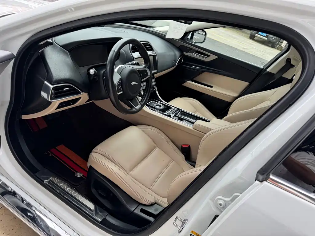 Jaguar XEL 2018 2.0T 200PS Exclusive Edition купить на сайте DeffCars