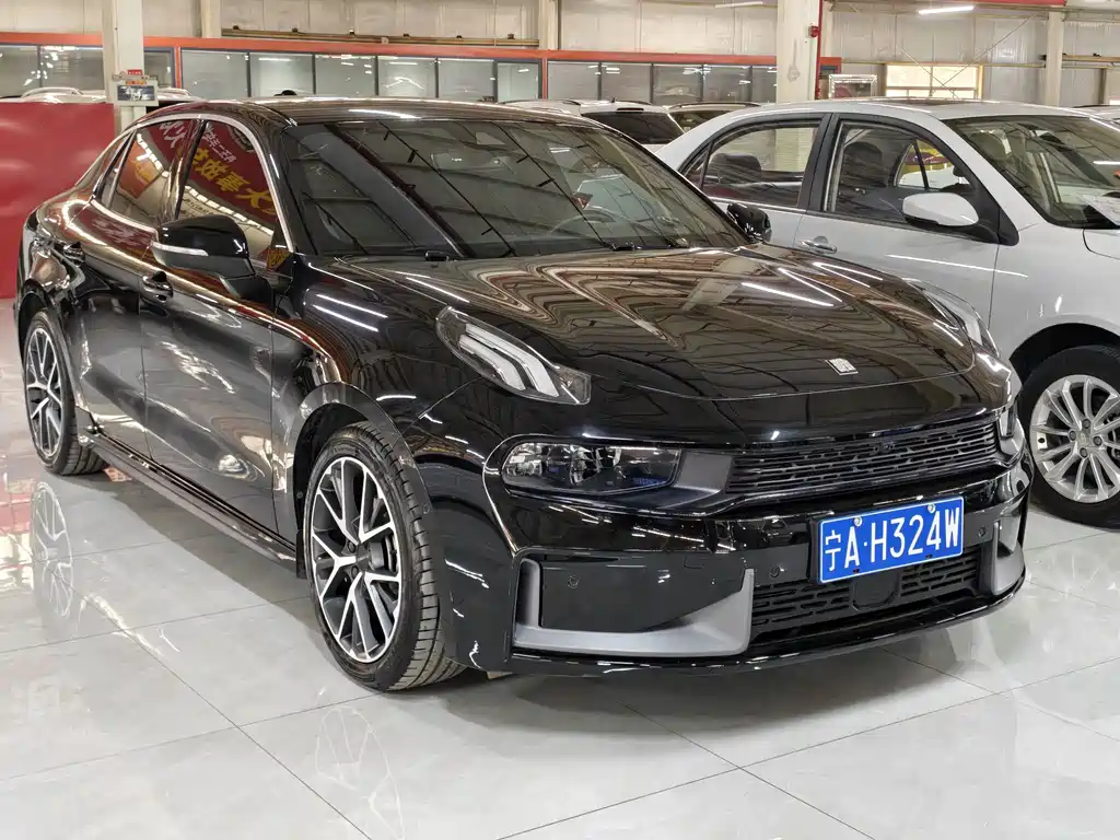 Lynk & Co 03 2022 1.5TD DCT Pro купить на сайте DeffCars