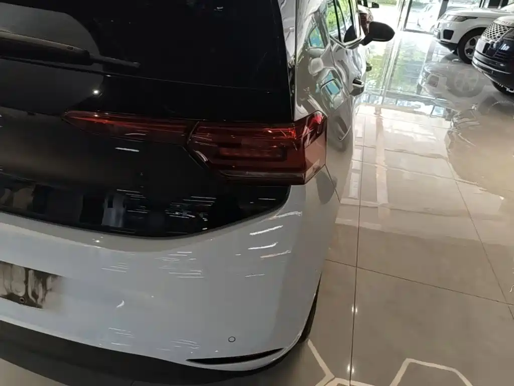 Volkswagen ID.3 2023 upgraded model pure smart version купить на сайте DeffCars