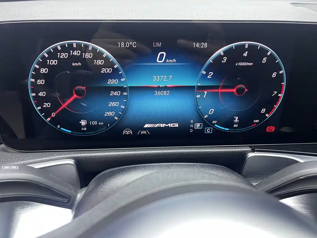 Mercedes-Benz GLB AMG 2021 AMG GLB 35 4MATIC купить на сайте DeffCars