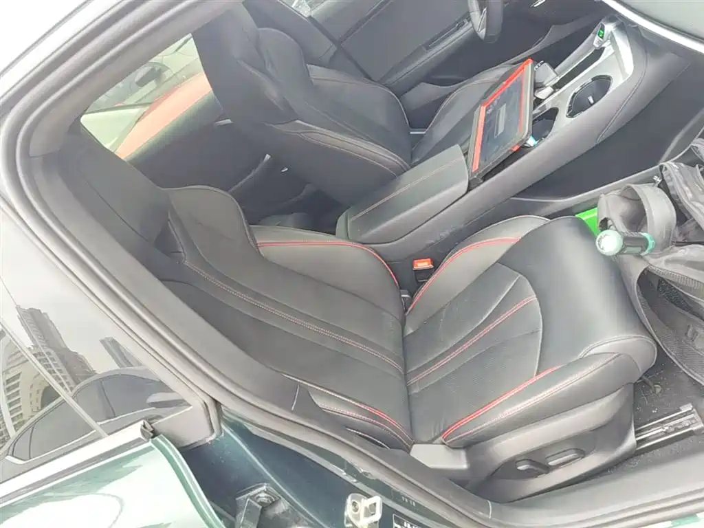 MG7 2023 2.0T Automatic Beauty Hunting Luxury Edition купить на сайте DeffCars
