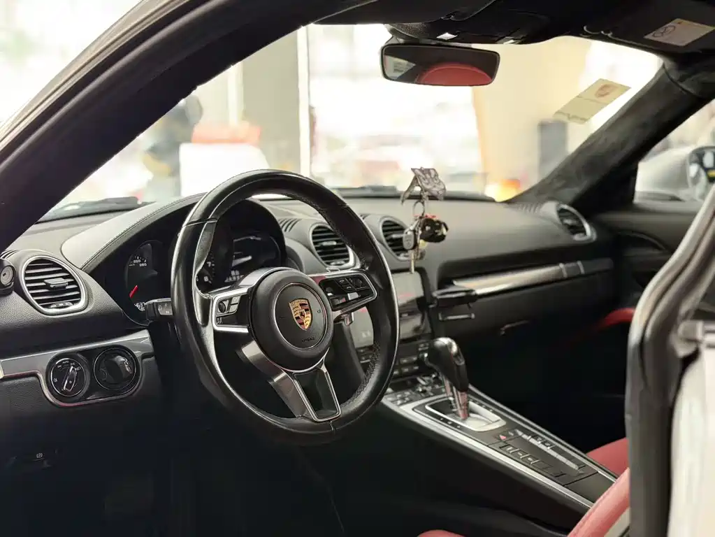 Porsche 718 2018 Cayman 2.0T купить на сайте DeffCars